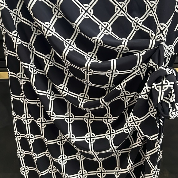 NEW! Chaps wrap dress - Picture 3 of 10